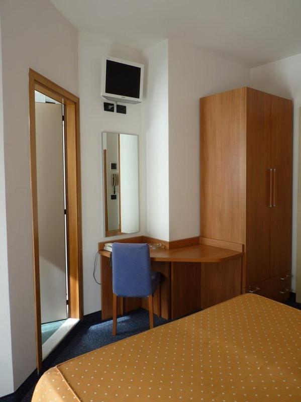 Hotel Gambrinus Лидо ди Йезоло Екстериор снимка