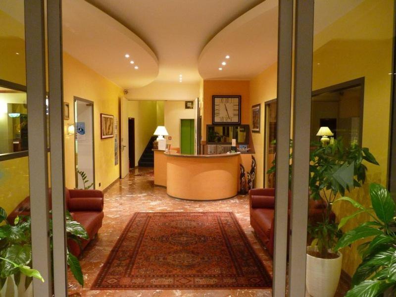 Hotel Gambrinus Лидо ди Йезоло Екстериор снимка