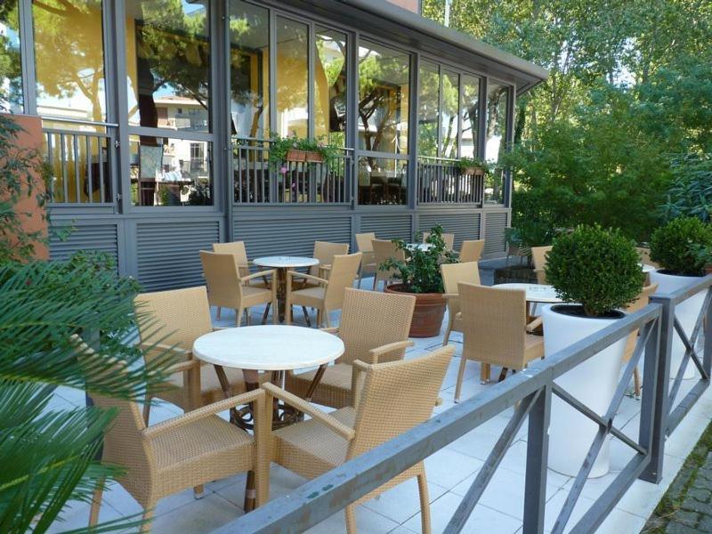 Hotel Gambrinus Лидо ди Йезоло Екстериор снимка