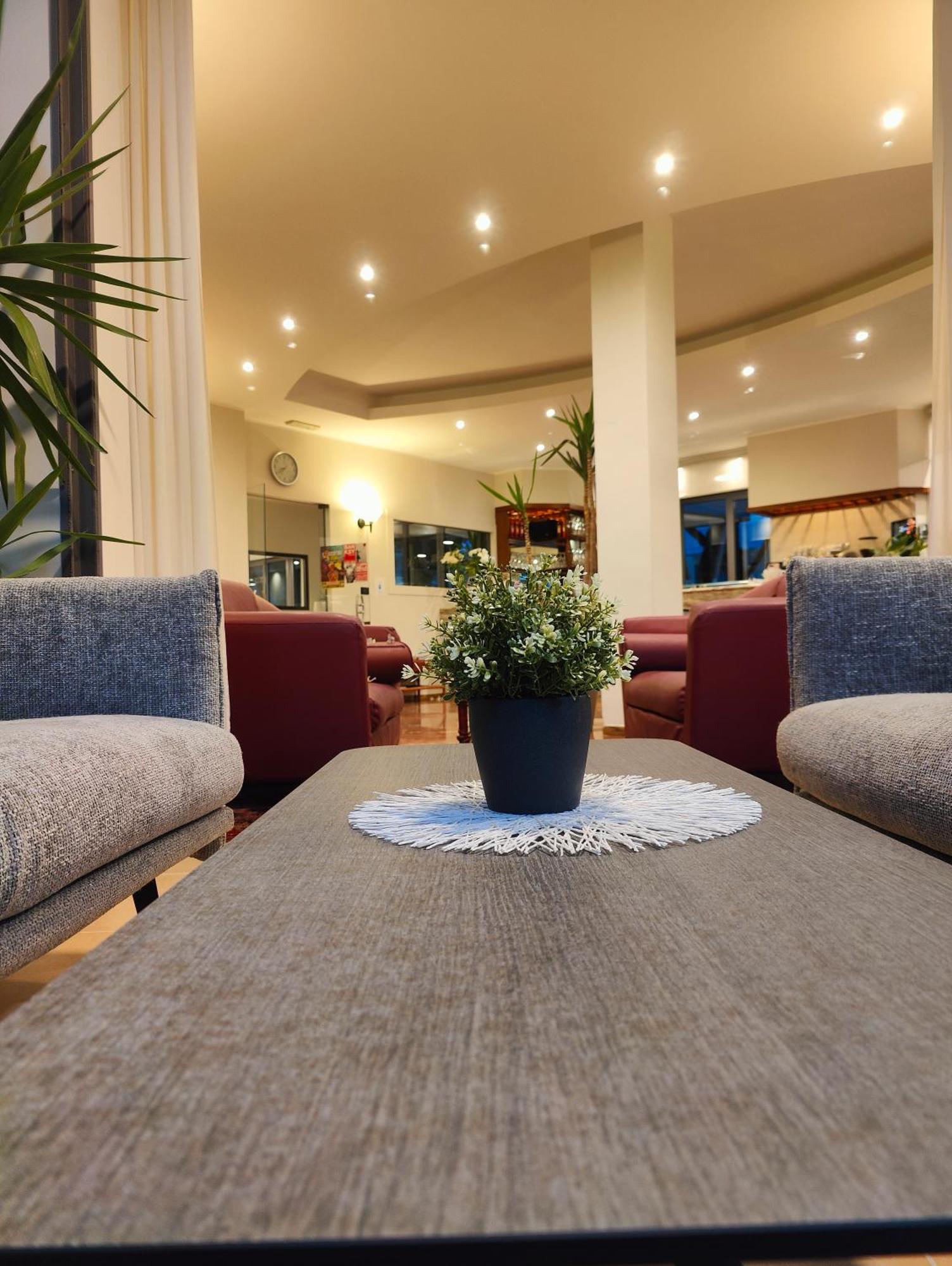 Hotel Gambrinus Лидо ди Йезоло Екстериор снимка