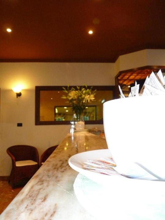 Hotel Gambrinus Лидо ди Йезоло Екстериор снимка