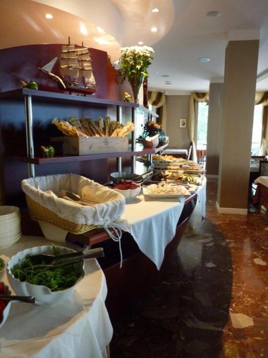 Hotel Gambrinus Лидо ди Йезоло Екстериор снимка