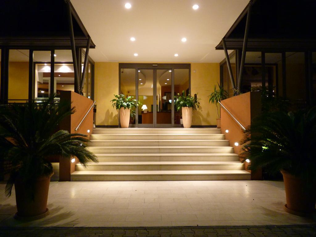 Hotel Gambrinus Лидо ди Йезоло Екстериор снимка
